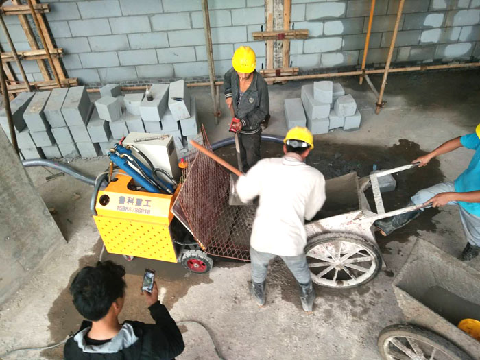 二次結構柱輸送泵廠家施工現(xiàn)場