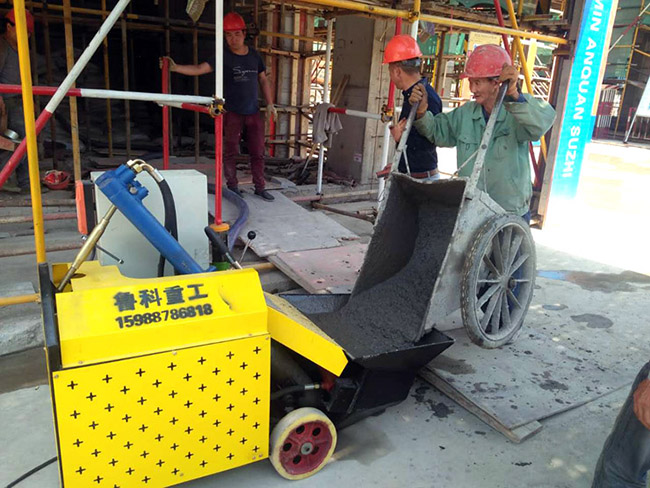 二次結構輸送泵廠家設備施工現(xiàn)場