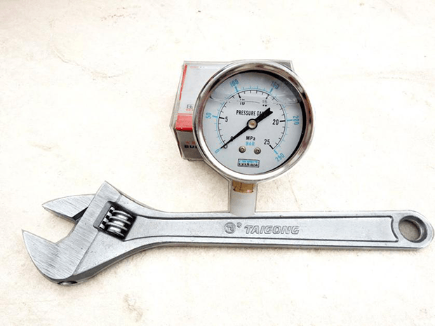 壓力表，解鎖扳手