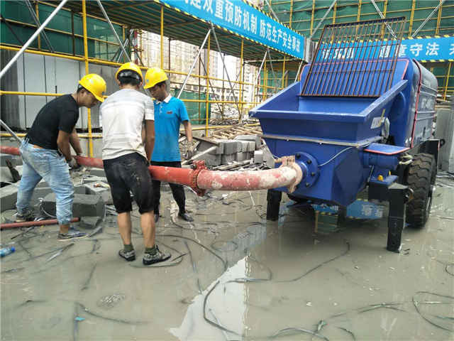 細石混凝土泵施工