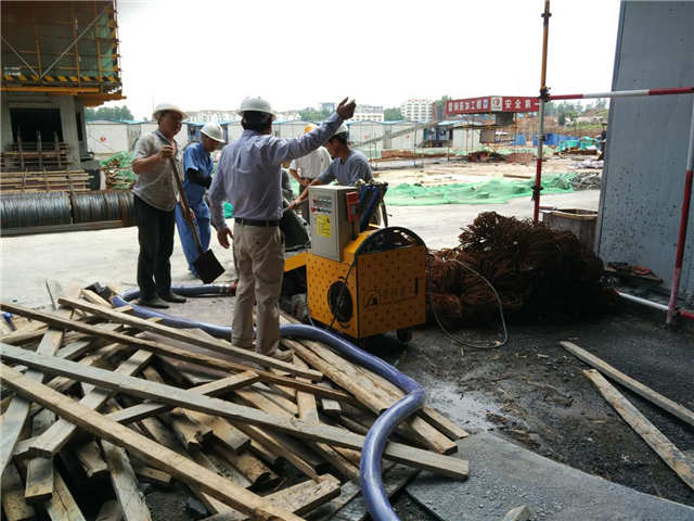 二次構(gòu)造柱泵上料機泵